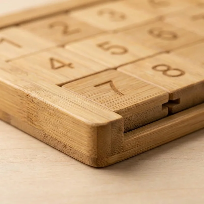 Bambusta valmistettu liukupalapeli — Helppo 8-osainen numeropeli - 3