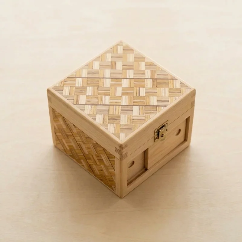 Hinoki Yosegi -palapelirasia — Keskivaikea 12-vaiheinen Salainen Lokero - 2