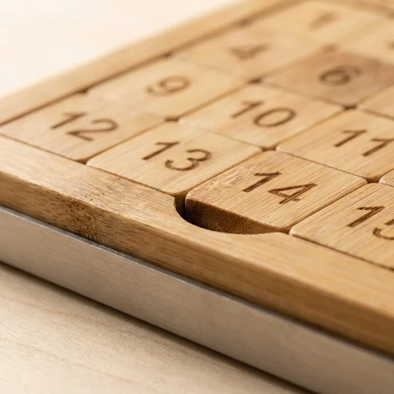 Bambusta valmistettu liukupalapelinneliö — Helppo numeropulma - 3